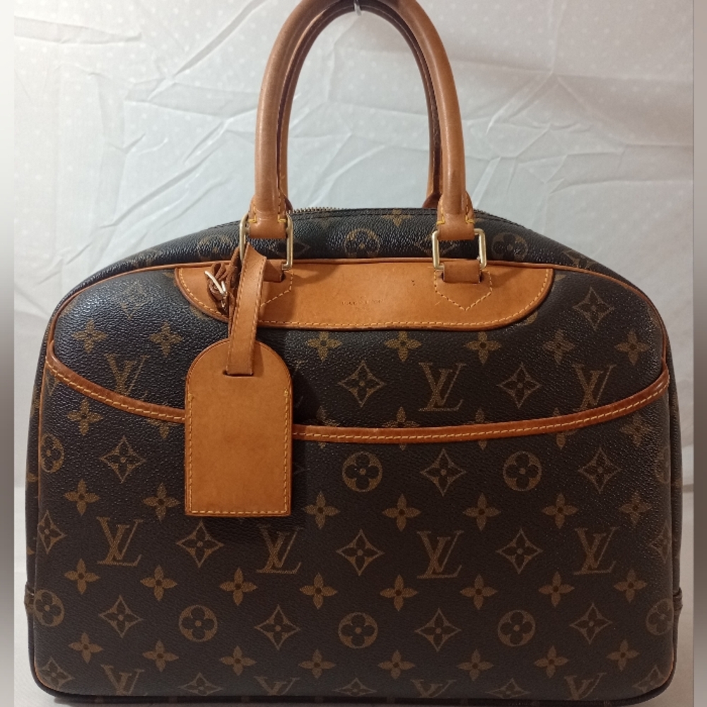 Louis Vuitton Deauville Monogram Bag - Picture 10 of 16